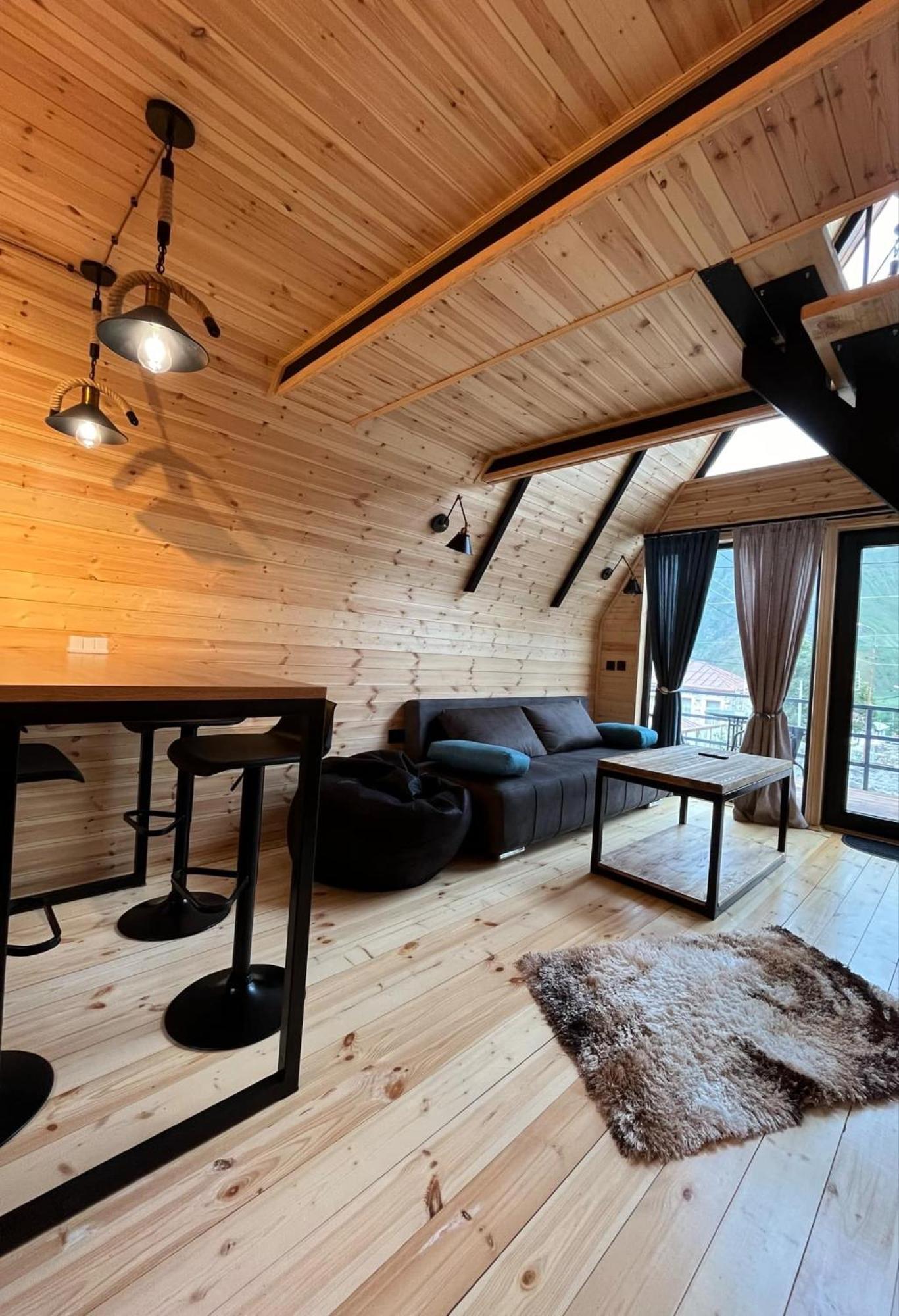 Edelweiss Cottage Kazbegi Exteriör bild