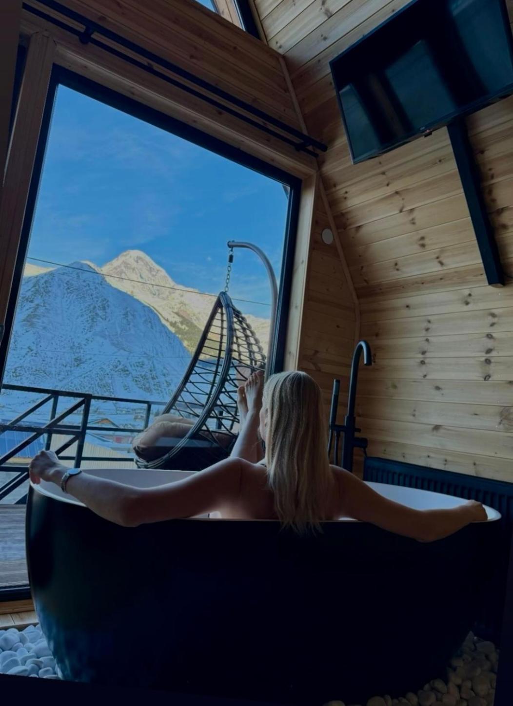 Edelweiss Cottage Kazbegi Exteriör bild