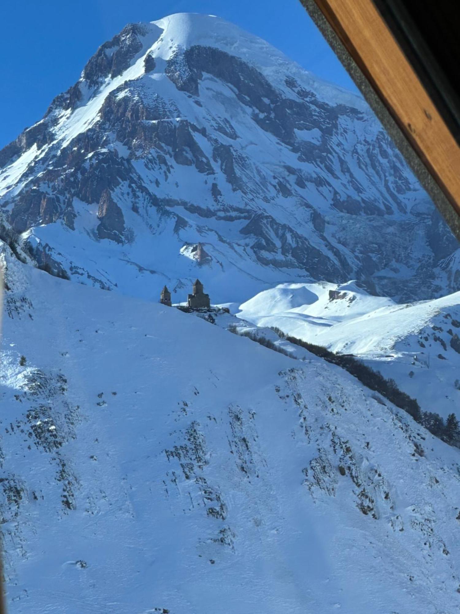 Edelweiss Cottage Kazbegi Exteriör bild